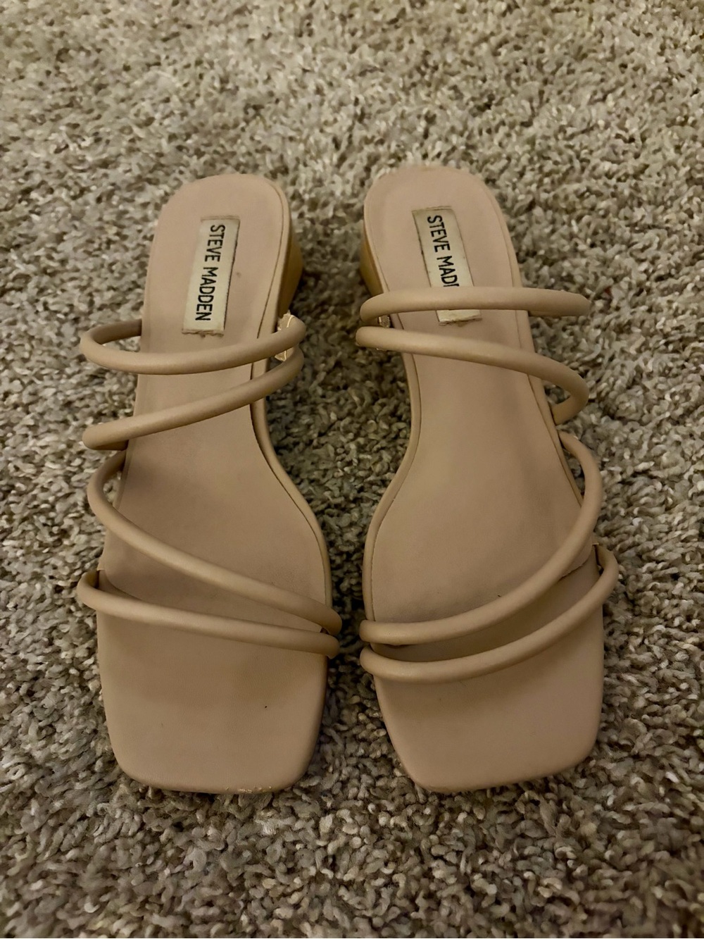 Steve Madden Beige Block Sandal Size 7